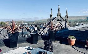 Boutique Penthouse Apartment With Rooftop Terrace